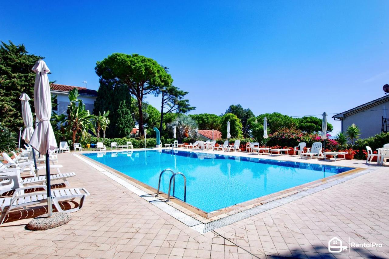 Free Parking-sea View, With Pool & Garden Appartement San Remo
